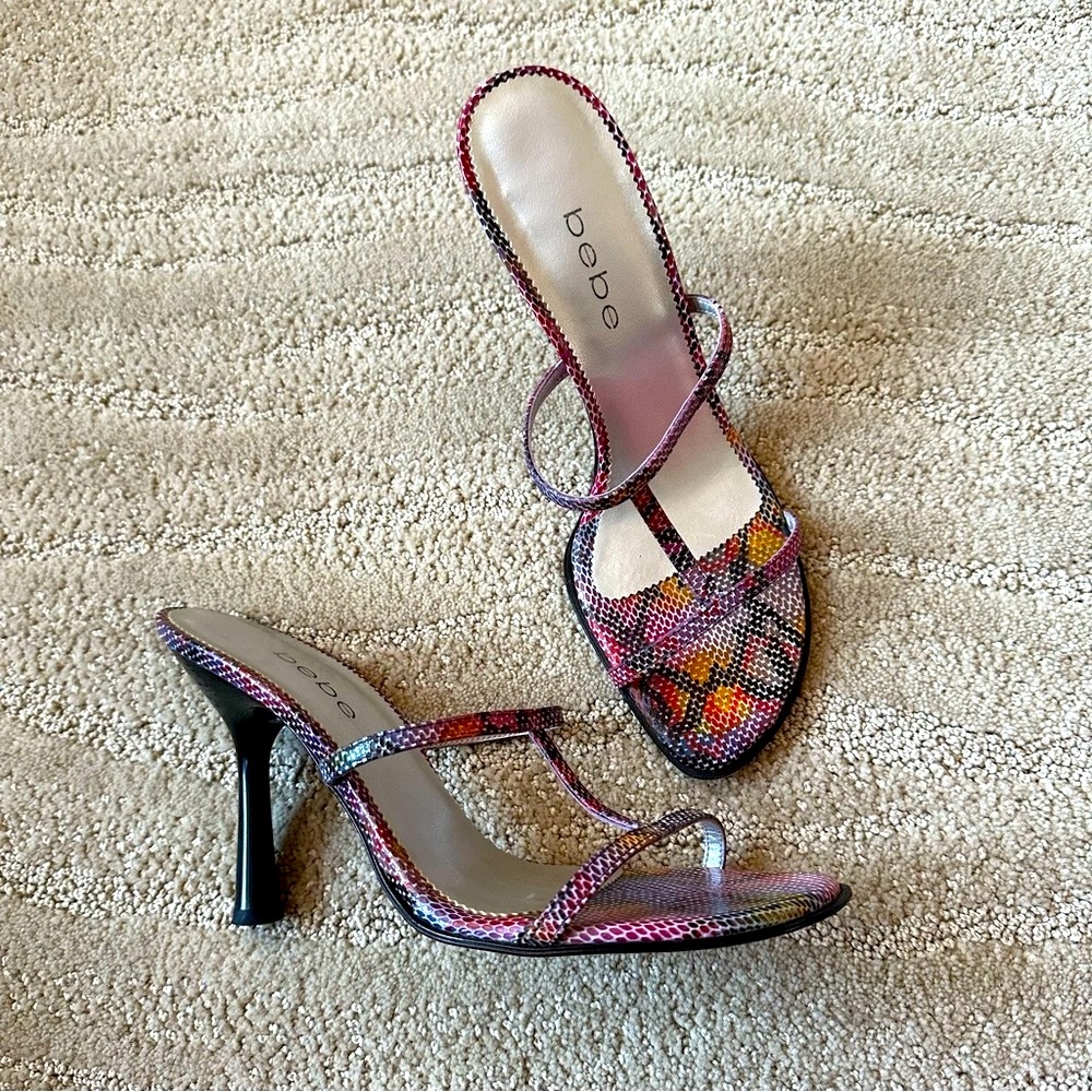 Bebe Leather Snake Print T Strap Slip On High Heel Sandal Y2K Purple Pink Sz 8.5 - Picture 2 of 16